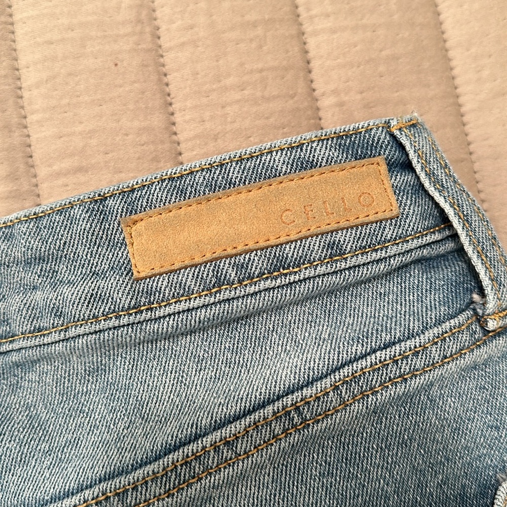 Cello denim jean shorts, high rise pixie, size L - Picture 8 of 10